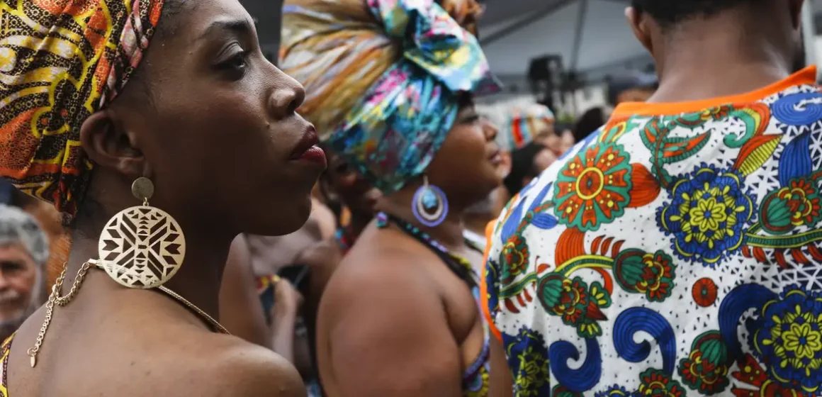 Negras são grupo com mais dificuldade em contribuir para Previdência