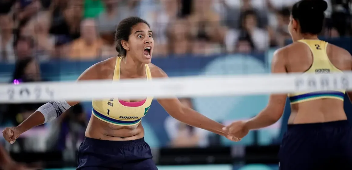 Vôlei de praia: Duda e Ana Patrícia garantem vaga nas quartas em Paris