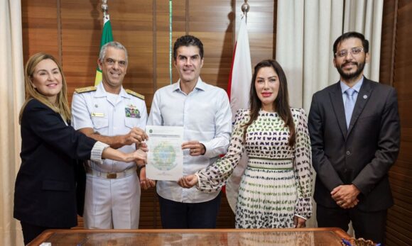 Governo do Pará assina acordo de cessão para realização de obras da rua da Marinha