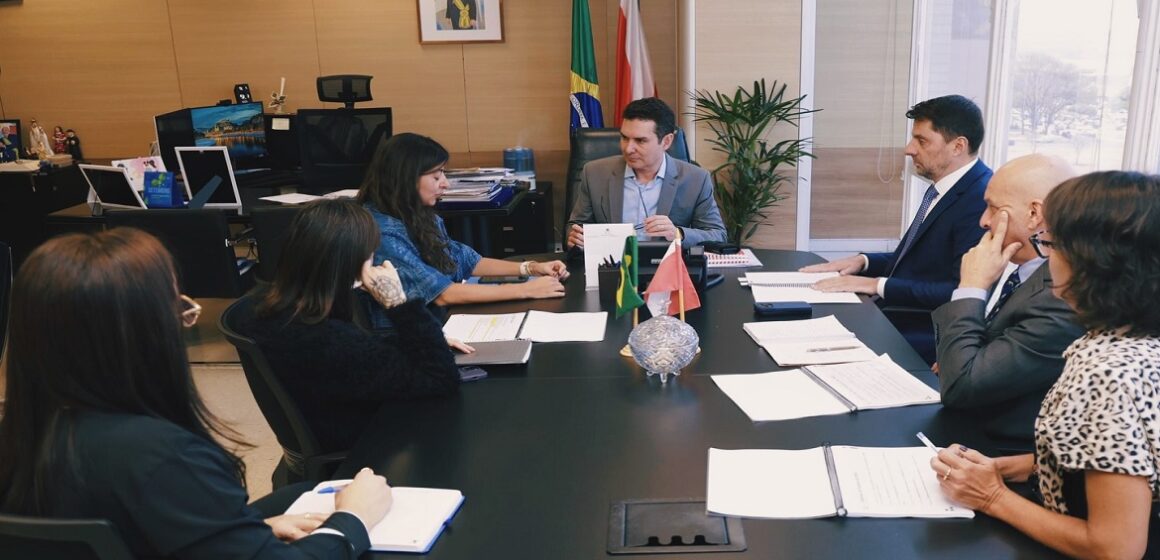 Jader Filho reúne com equipes de trabalho