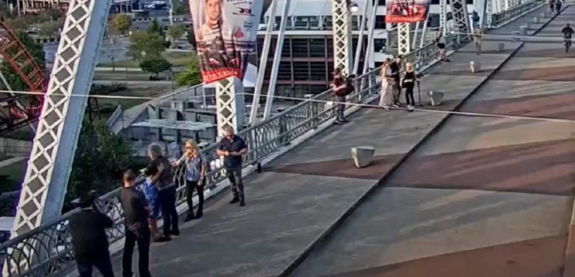 Bon Jovi impede mulher de se jogar de ponte nos EUA