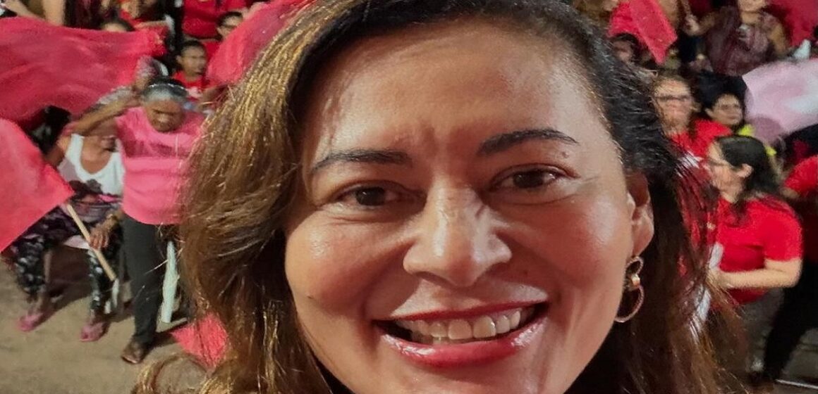 SaveClip.App_460306285_924783906351199_7928469439091639807_n Dilvanda Faro participa de ato político em Curuçá