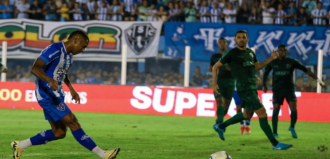 Paysandu vence o Coritiba em jogo na Curuzu