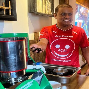 Pessoas poderão bater o próprio açaí em casa com a máquina portátil