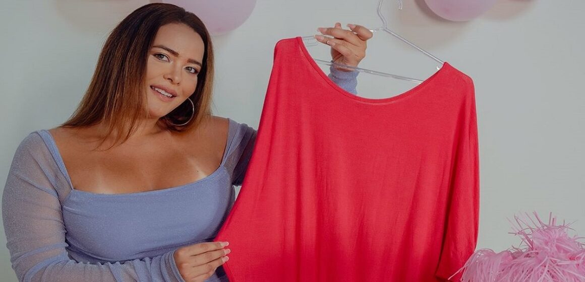 Geisy Arruda comemora aniversário de 15 anos do polêmico vestido rosa