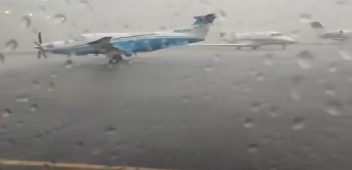 Jatos particulares evacuam de Tampa, nos EUA, por conta do furacão