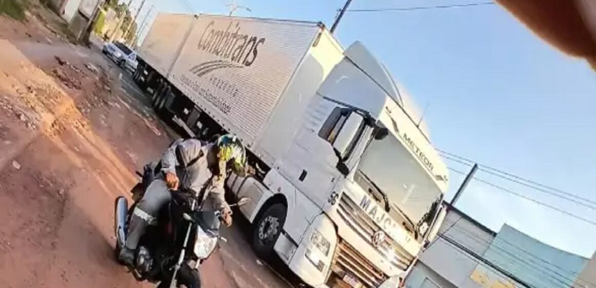 Em Ananindeua, ciclista morre após ser atingido por carreta