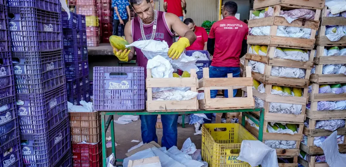 CCJ do Senado aprova redução de imposto para mercados doarem alimentos