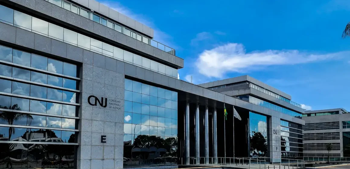 CNJ afasta juiz citado em relatório da PF sobre tentativa de golpe