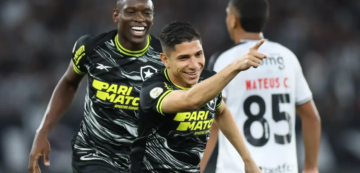 Botafogo supera o Vasco e amplia a vantagem na liderança do Brasileiro