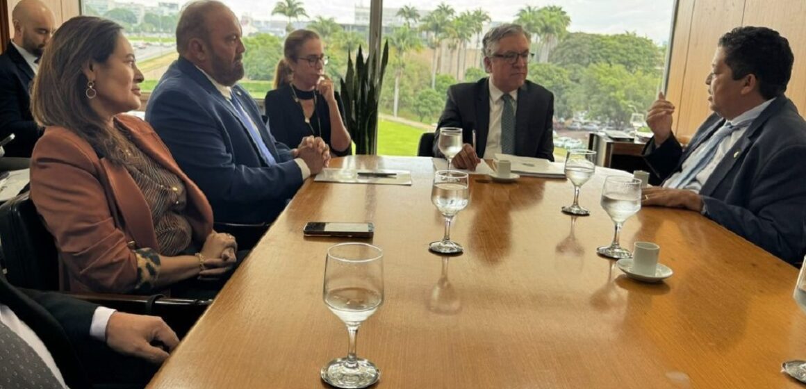 Snapinsta.app_465151670_1100731628431122_3360555851605443395_n_1080 Dilvanda Faro reúne em Brasília em busca de parcerias para o Pará