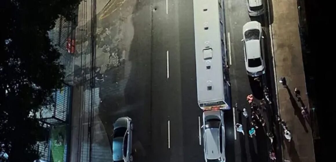 Acidente envolve carro e ônibus em Belém