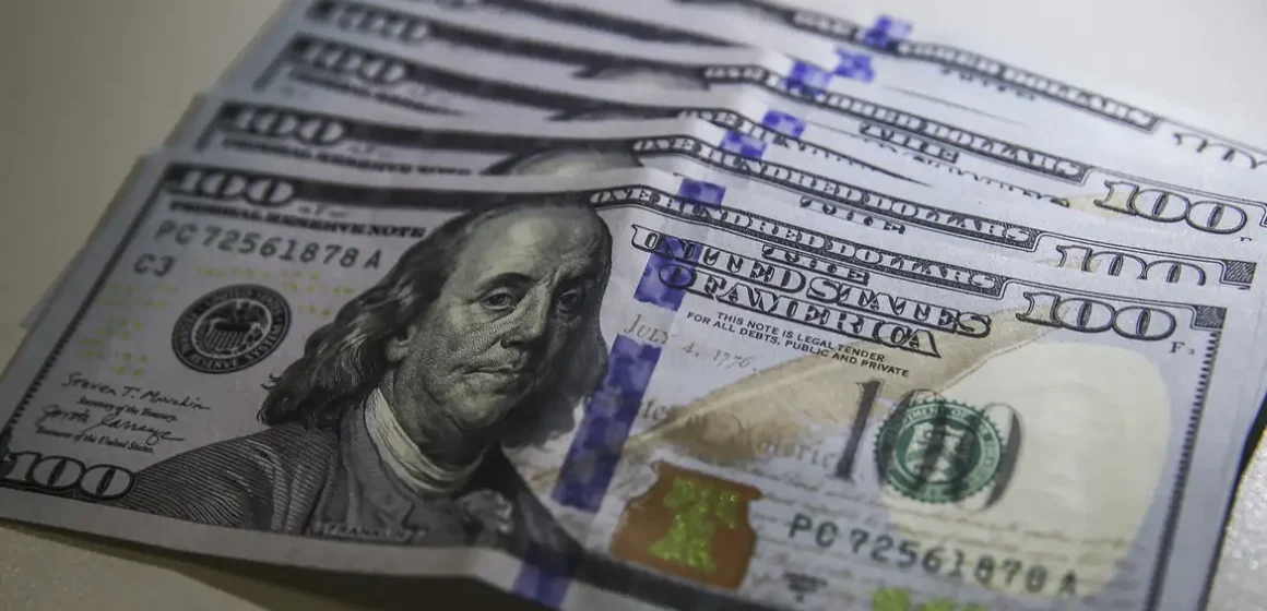Dólar chega a R$ 5,91 e atinge o maior valor da história