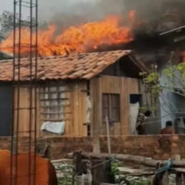 Quatro casas são destruídas por incêndio na Ilha de Algodoal
