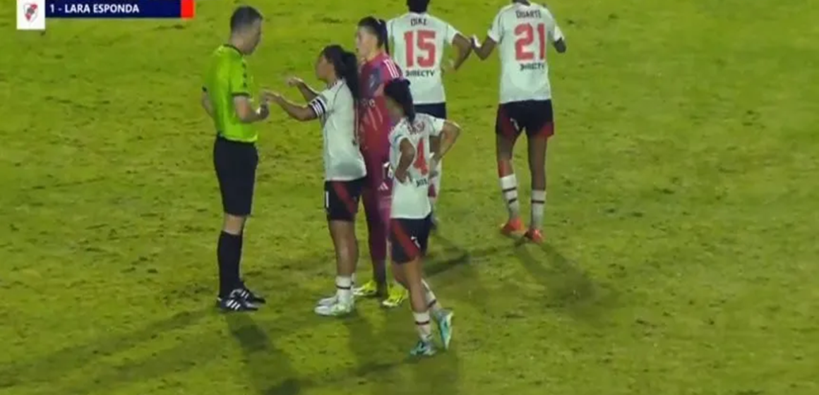 Jogadoras acusadas de racismo seguem presas após habeas corpus negado