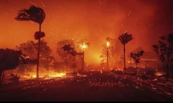 Incêndio causa estragos em Hollywood