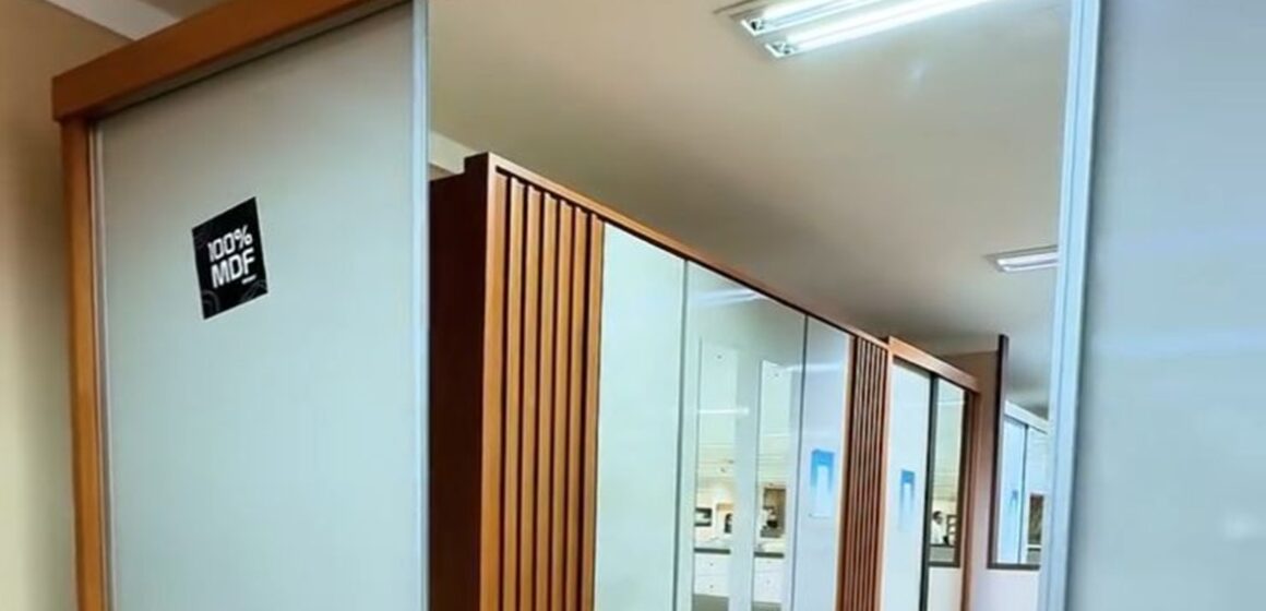 Eletromóveis apresenta o guarda-roupa Tcil Milão