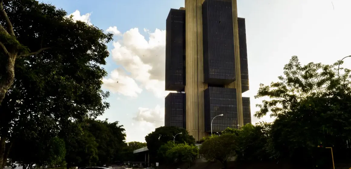 Déficit primário totaliza R$ 43 bilhões em 2024