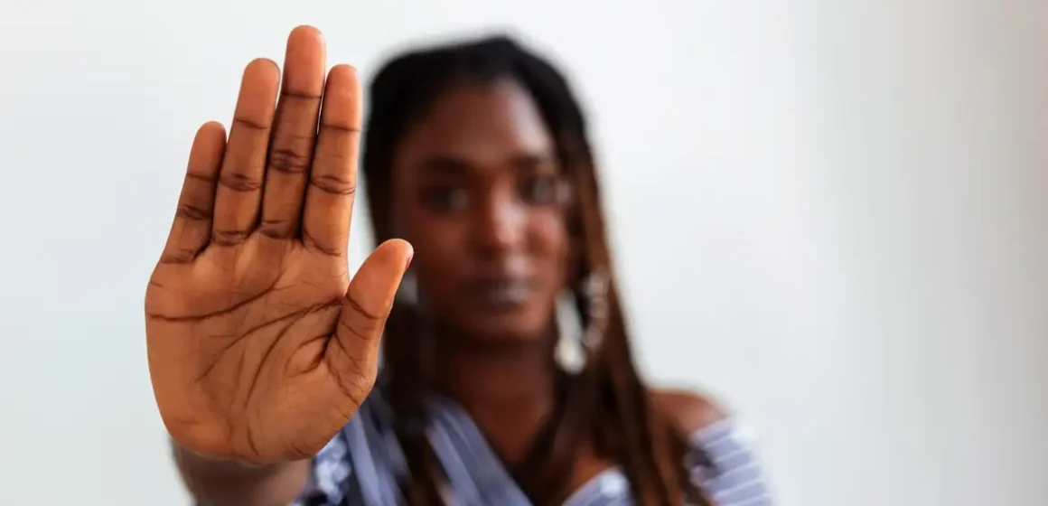 Governo e plataformas de mobilidade fazem acordo para combater racismo