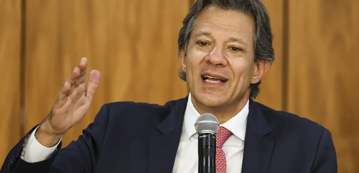 Pé-de-Meia não vai ser interrompido, diz Haddad
