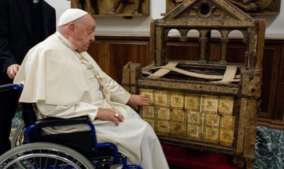 Vaticano informa piora no quadro respiratório do Papa Francisco