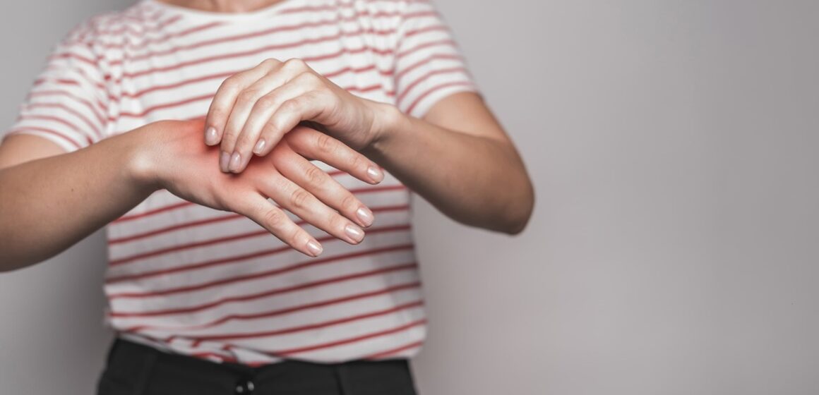Esforço repetitivo nas mãos pode causar inflamação muscular