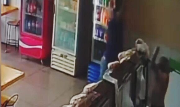 GjWtvveXgAAD8Rq Cliente se irrita com preço do pão em Parauapebas e ataca funcionária de padaria com faca