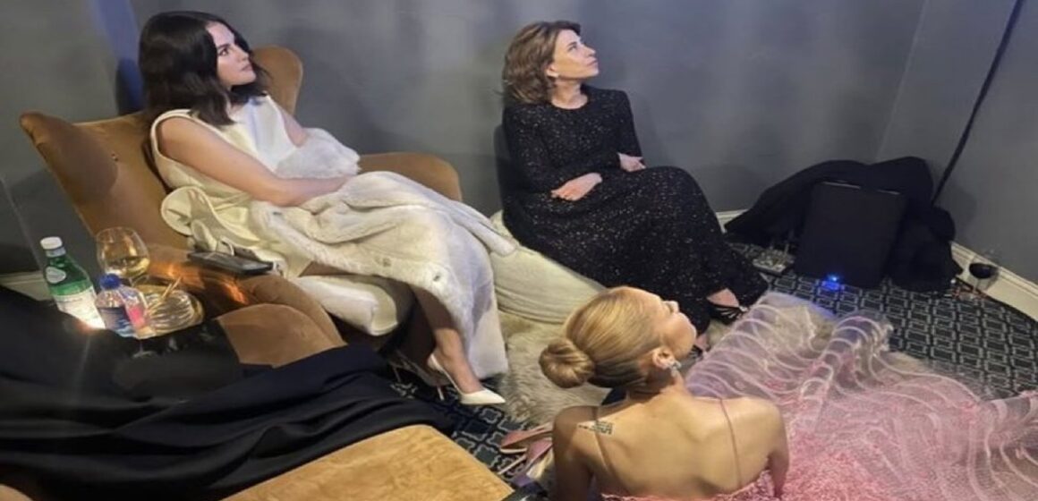 GjZ1ePpX0AAKASY Fernanda Torres encontra com Ariana Grande e Selena Gomez em evento na Califórnia