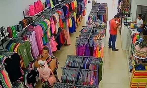 IMG-20250225-WA0047 Em Marabá, mulher foi detida após deixar uma loja carregando um bebê no colo
