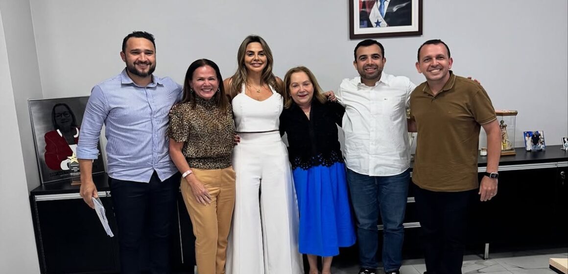 Snapinst.app_476559166_18303261952225247_6591587964947755804_n_1080 Cilene Couto encontra com a prefeita de Ulianópolis