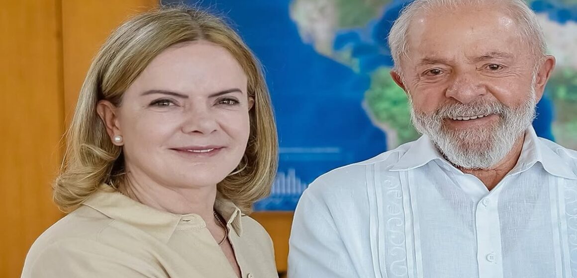 Dólar atinge R$ 5,90 após confirmação de Gleisi Hoffmann no ministério, enquanto a bolsa despenca