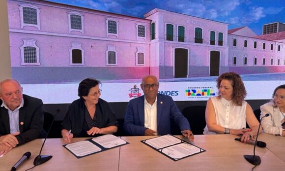 UFPA e BNDES firmam parceria para estabelecer a Casa BNDES durante a COP30, no complexo de Mercadários, em Belém