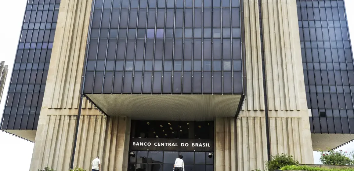 Bancos apontam risco fiscal como ameaça à estabilidade financeira