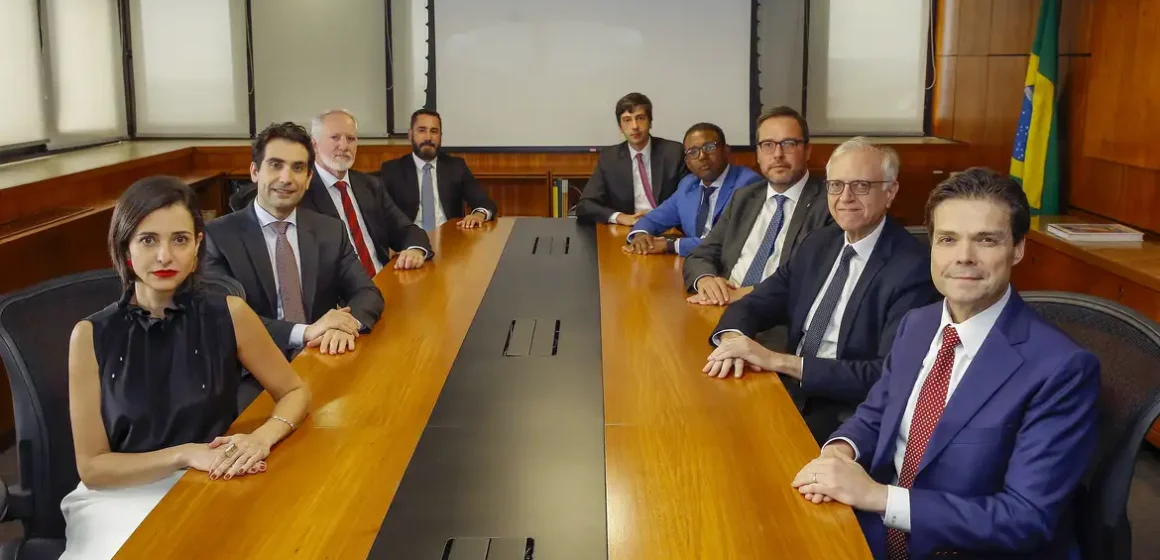 Copom aponta para aumento da Selic em 1 ponto em março