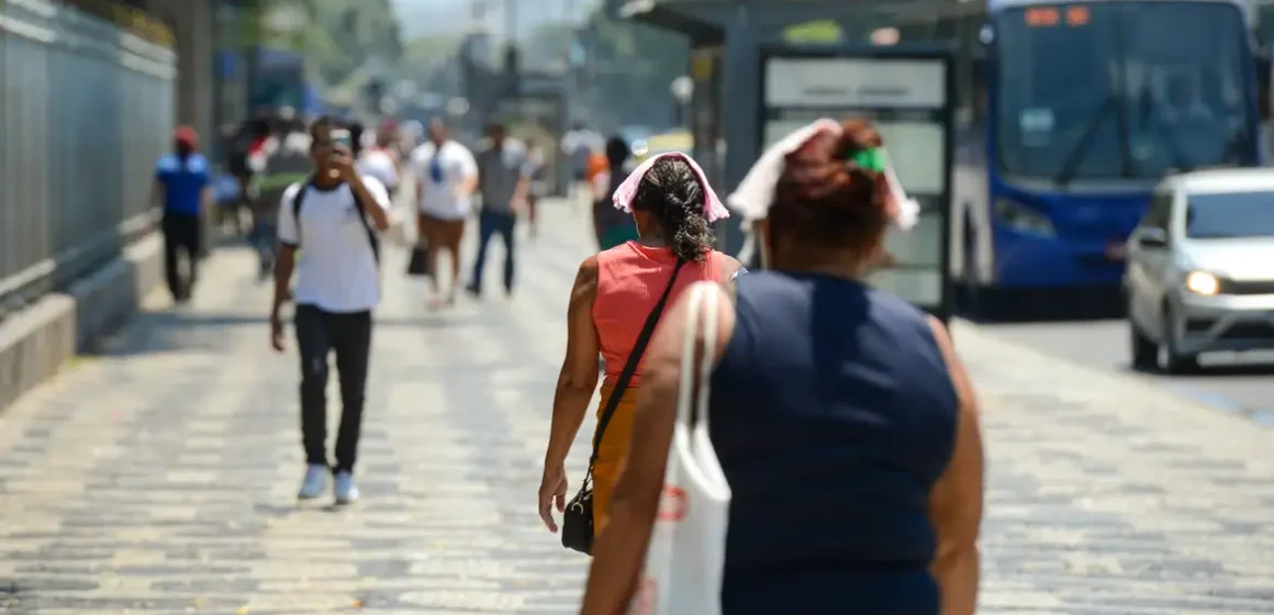 Inmet prevê onda de calor e temperaturas acima da média no país