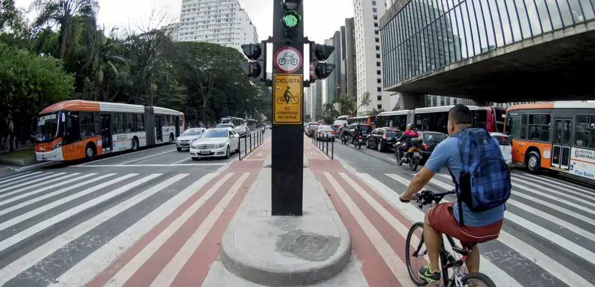 Modelo de financiamento do transporte está obsoleto, dizem gestores