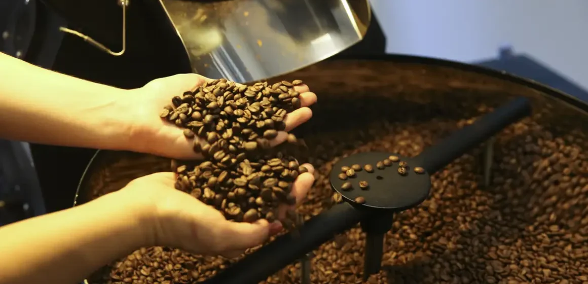 Clima e aumento do consumo devem manter preço do café em alta