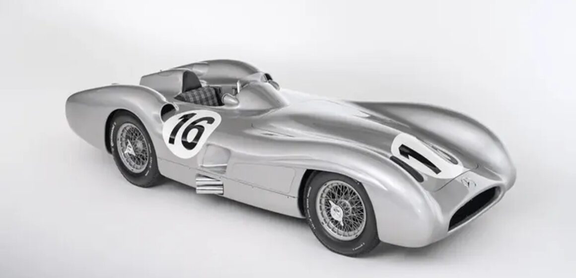 Mercedes de Fangio e Moss é arrematada por um valor recorde de R$ 309,5 milhões