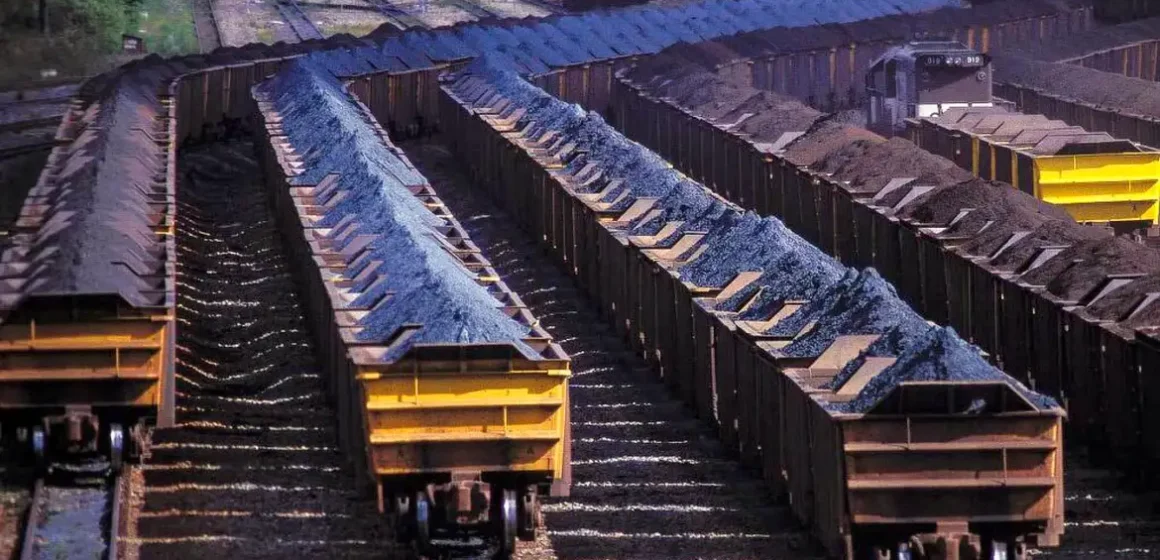 minerio_de_ferro_e_pelotas1 Possível taxação do aço pelos EUA impacta exportações do Brasil