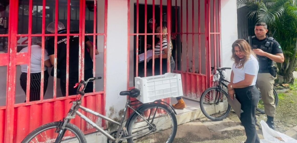 Irregularidades encontradas em fiscalização interditam 17 pontos de venda de açaí em Belém