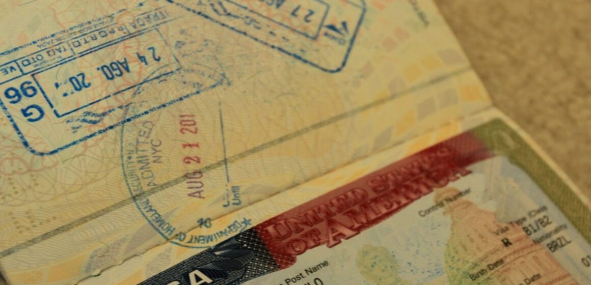 Regras para renovação de visto sem entrevista são alteradas pelos EUA
