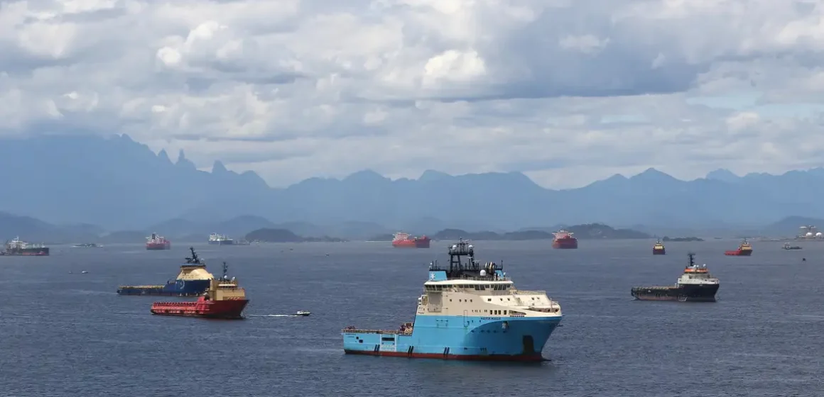 Remoção de navios abandonados na Baía de Guanabara será no 2º semestre