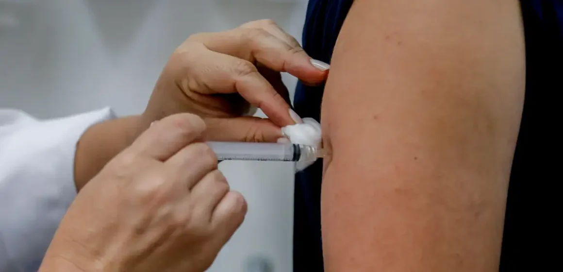 Dengue: produção nacional e dose única são vantagens da nova vacina