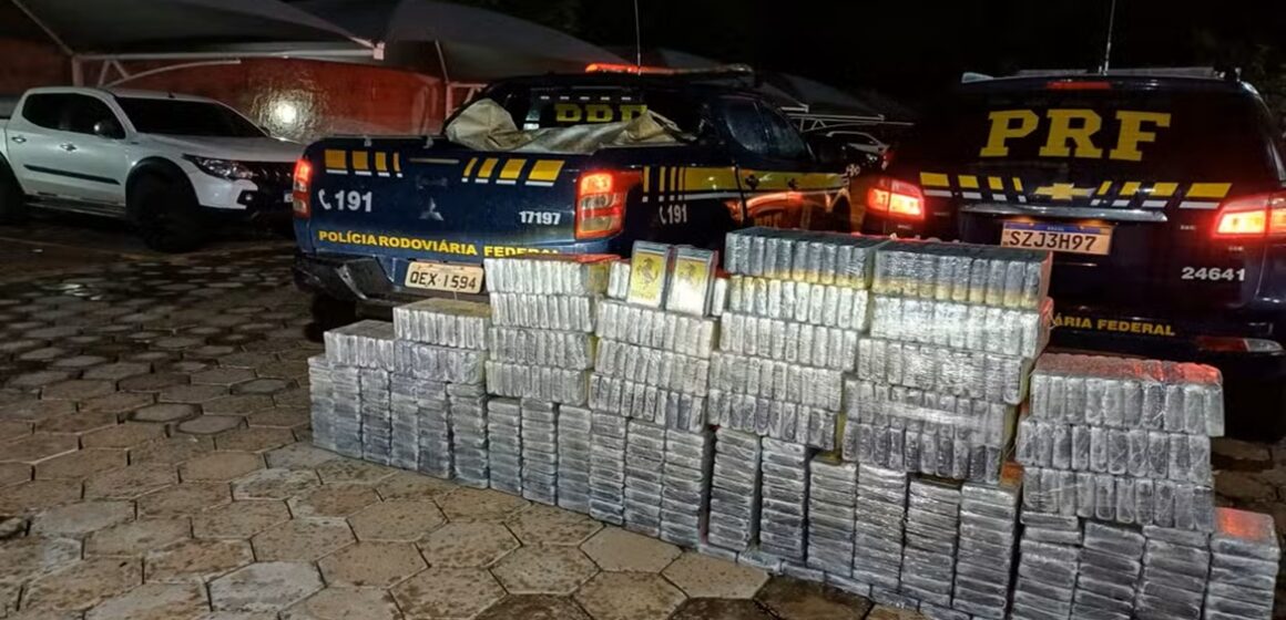 Em Sapucaia, Polícia Rodoviária Federal descobre 500 kg de cocaína escondidos em um caminhão