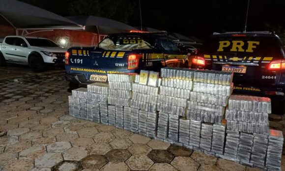 Em Sapucaia, Polícia Rodoviária Federal descobre 500 kg de cocaína escondidos em um caminhão