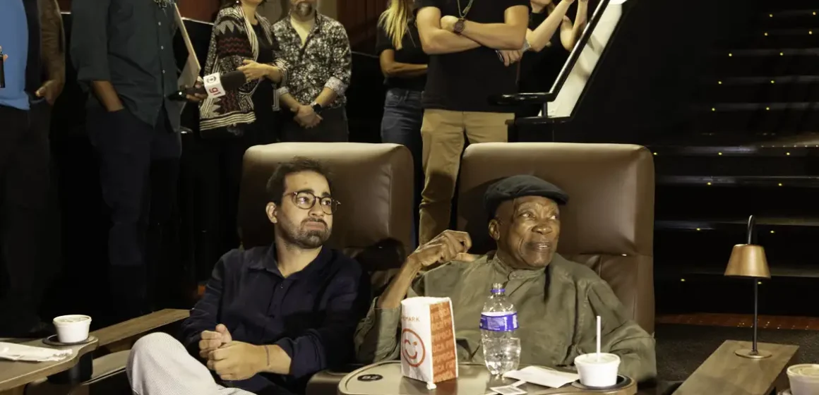 Milton Nascimento se emociona com filme sobre sua vida em pré-estreia