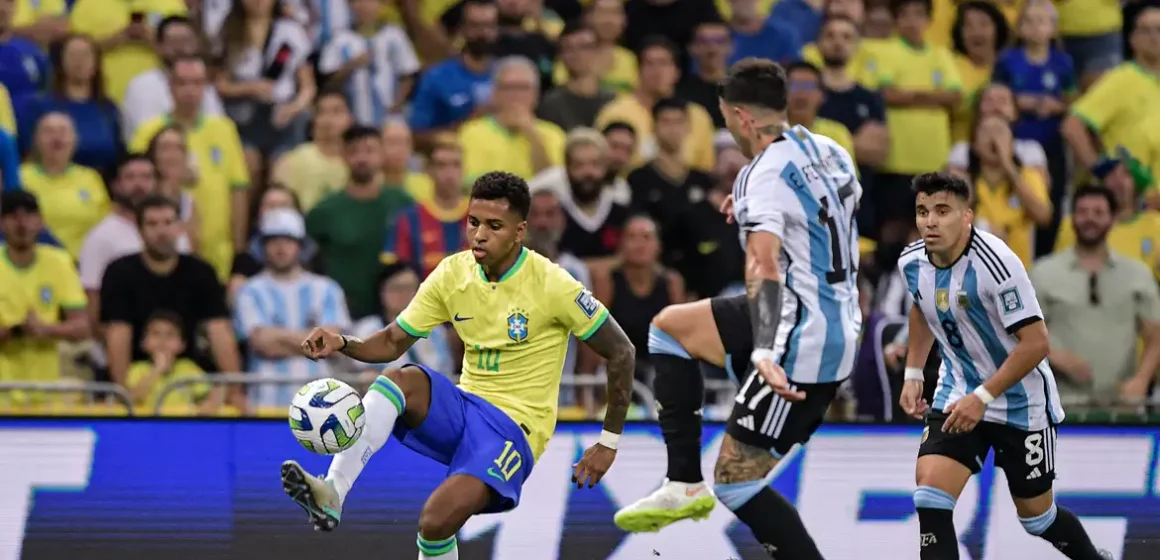 Brasil e Argentina se enfrentam nesta terça pelas Eliminatórias da Copa