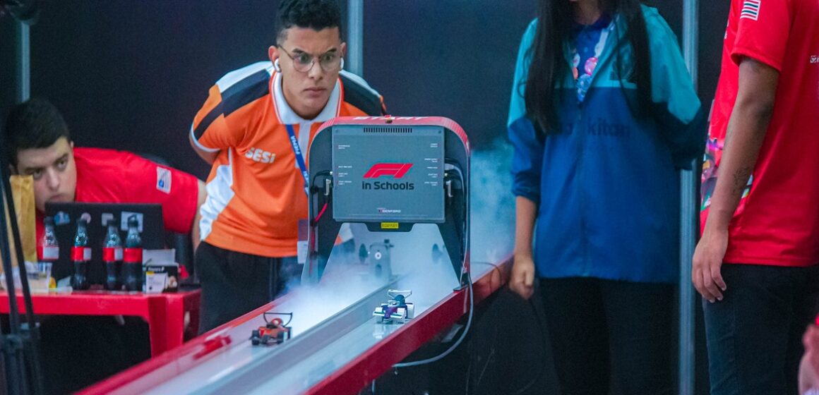 Estudantes paraenses embarcam para torneio nacional de robótica em Brasília