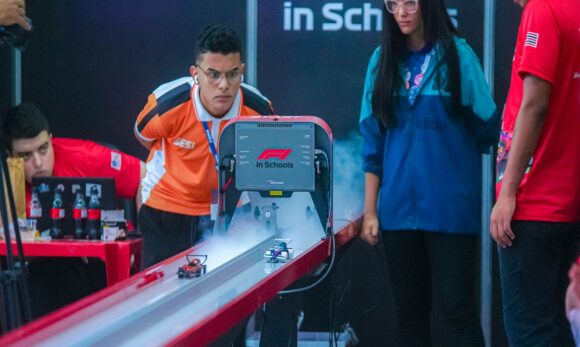 Estudantes paraenses embarcam para torneio nacional de robótica em Brasília