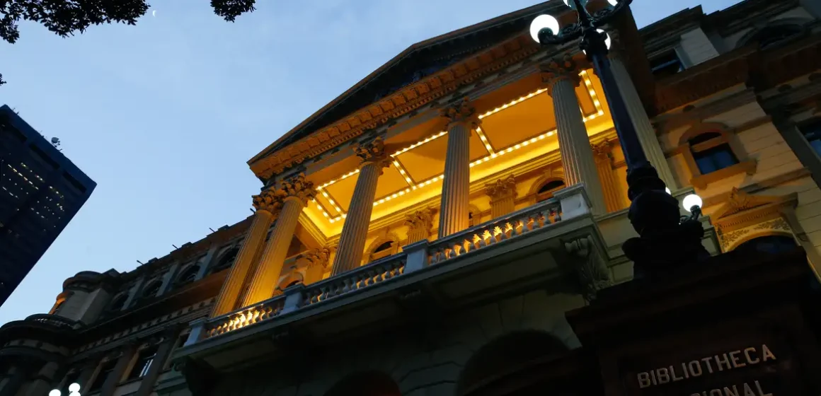 Biblioteca Nacional lança livros que contam sua história e a do Brasil